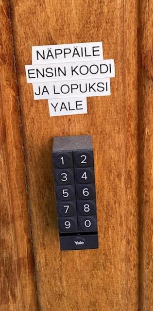 Mukava Saunallinen Kaksio Omalla Sisaeaenkaeynnillae Ja Ilmaisella Autopaikalla Kuopio Exterior photo